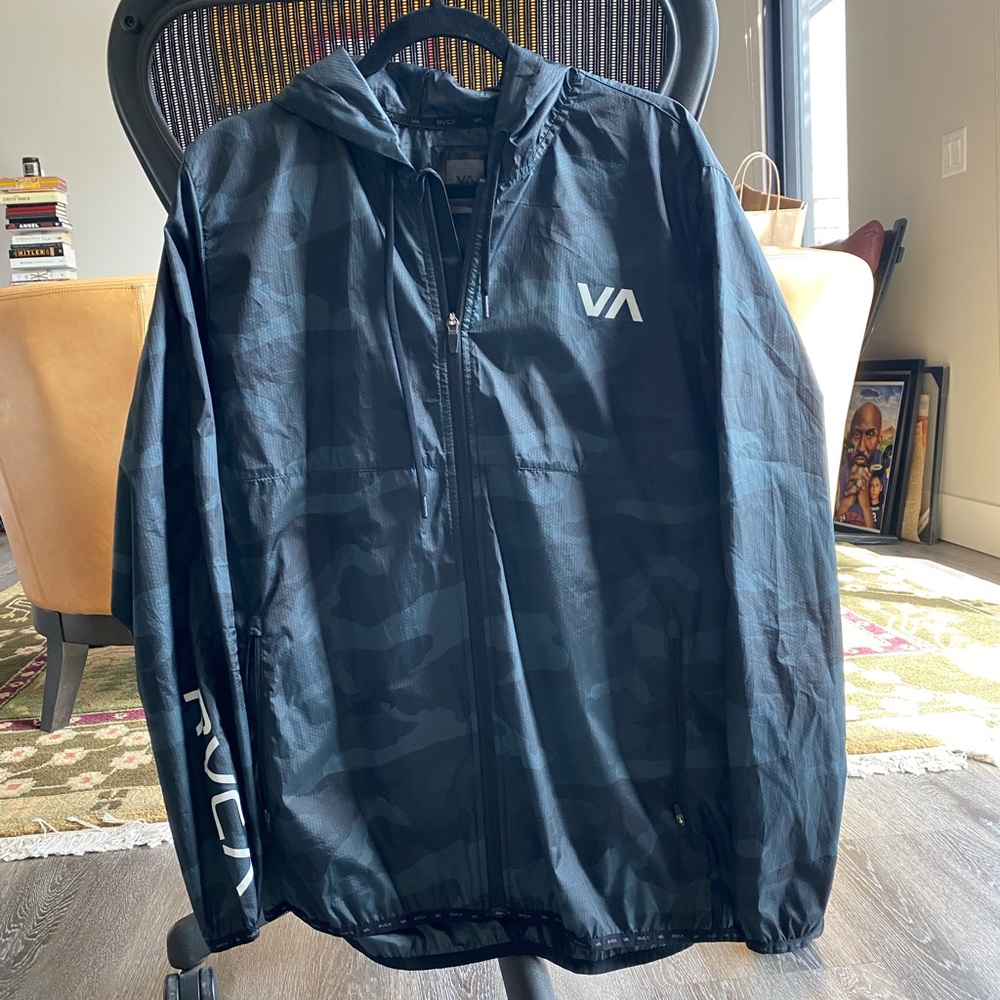 Size Large RVCA windbreaker